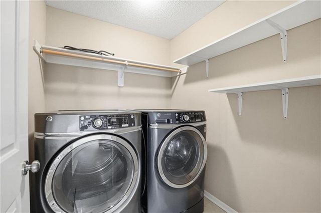 17314 W 161 Street, Olathe, KS 66062