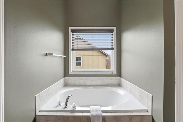 17314 W 161 Street, Olathe, KS 66062