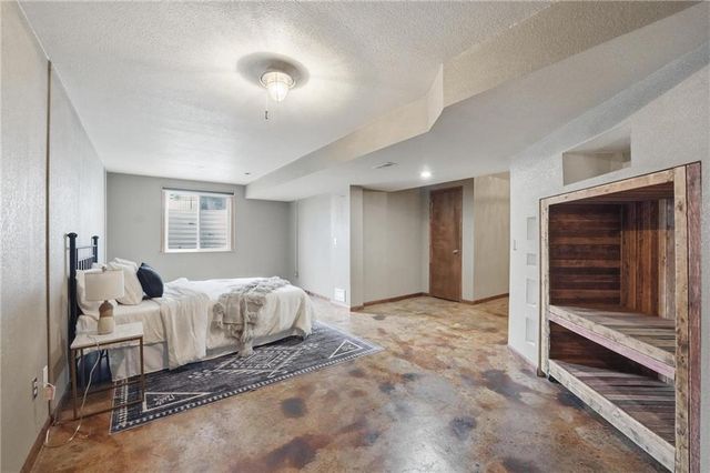 17314 W 161 Street, Olathe, KS 66062