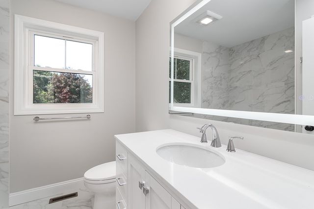 81 Cadora Avenue, Warwick, RI 02886