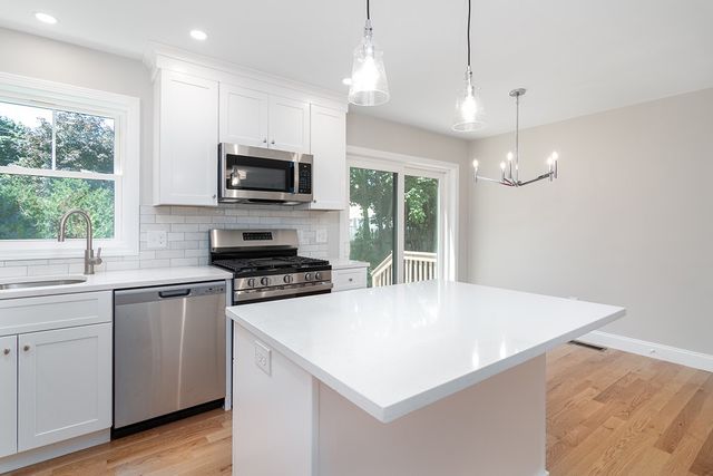 81 Cadora Avenue, Warwick, RI 02886