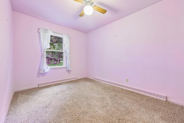 N68W29376 Hartling ROAD, Hartland, WI 53029