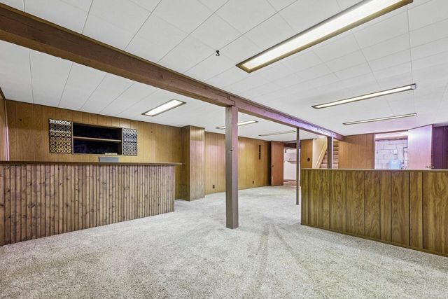 N68W29376 Hartling ROAD, Hartland, WI 53029