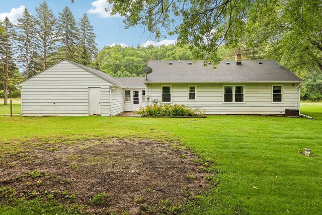 N68W29376 Hartling ROAD, Hartland, WI 53029