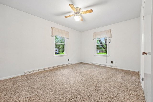 N68W29376 Hartling ROAD, Hartland, WI 53029
