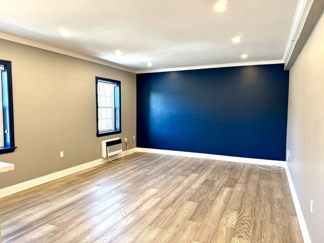 27-29 Commonwealth Ave 6, Newton, MA 02467