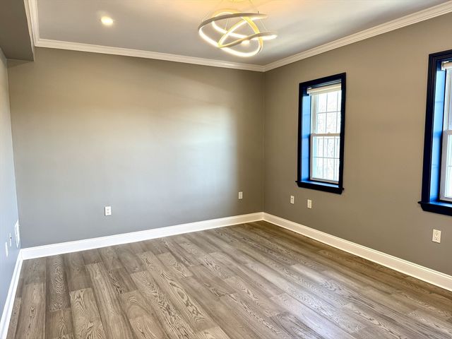 27-29 Commonwealth Ave 6, Newton, MA 02467