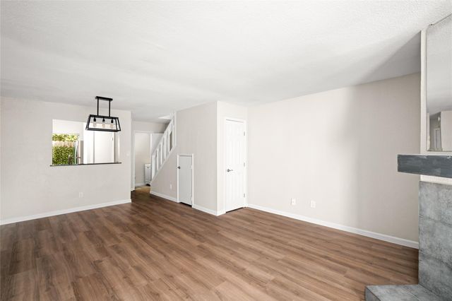 5000 Glenmont Drive, Houston, TX 77081