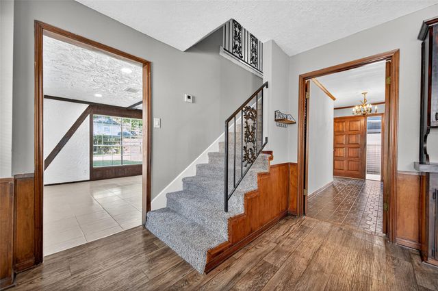 5414 Spanish Oak Drive, Houston, TX 77066