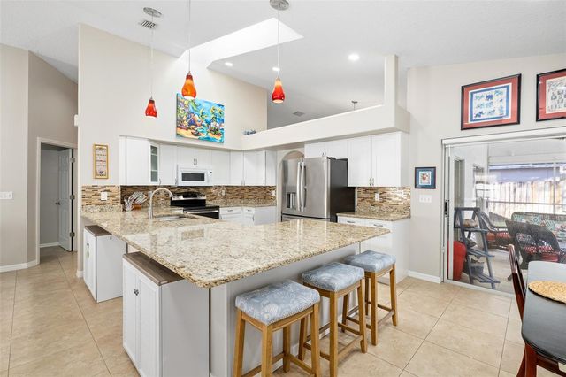 15315 CARROLLTON LANE, Tampa, FL 33624