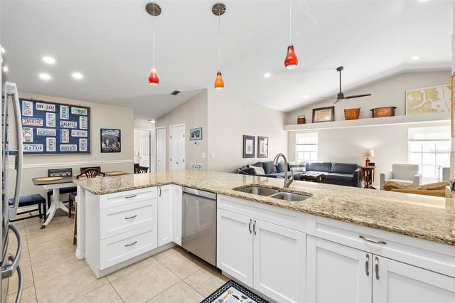 15315 CARROLLTON LANE, Tampa, FL 33624