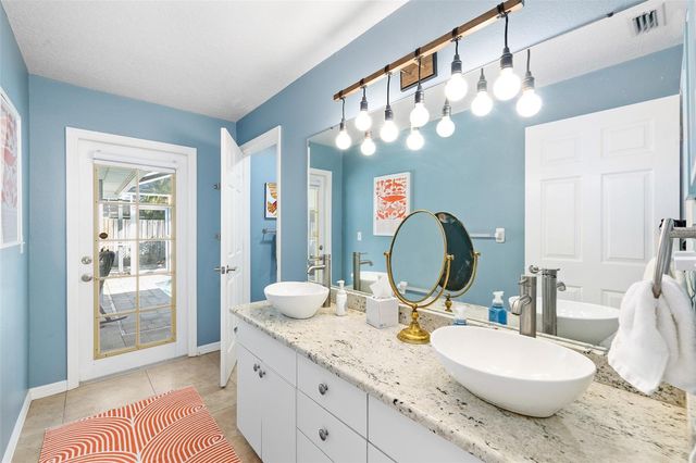 15315 CARROLLTON LANE, Tampa, FL 33624