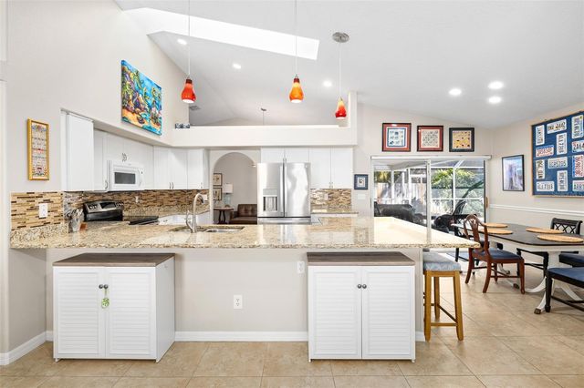 15315 CARROLLTON LANE, Tampa, FL 33624