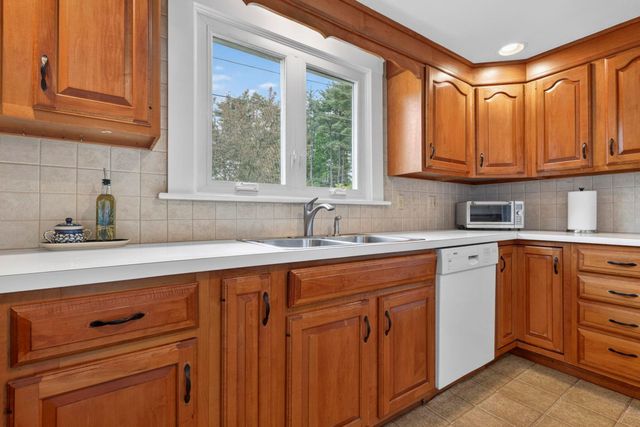 12 Burnett Street, Nashua, NH 03060