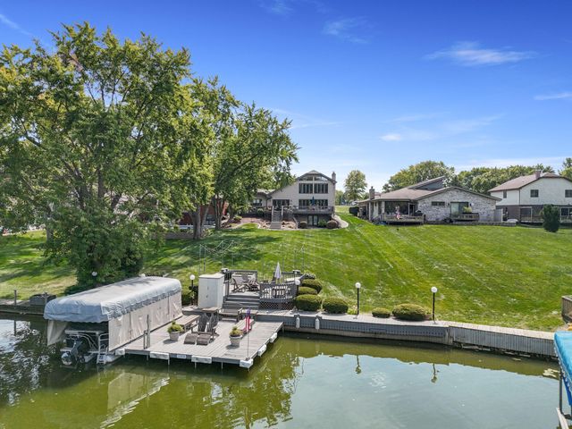 1695 Sunnyslope Drive, Crown Point, IN 46307