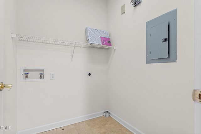 427 Eyam Hall Lane, Apex, NC 27502