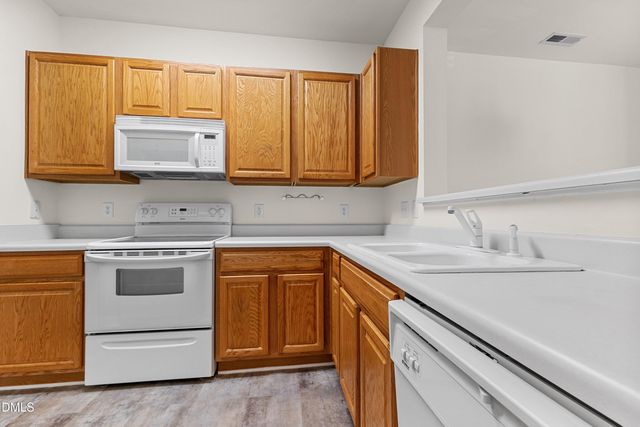 427 Eyam Hall Lane, Apex, NC 27502