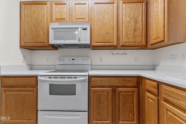 427 Eyam Hall Lane, Apex, NC 27502