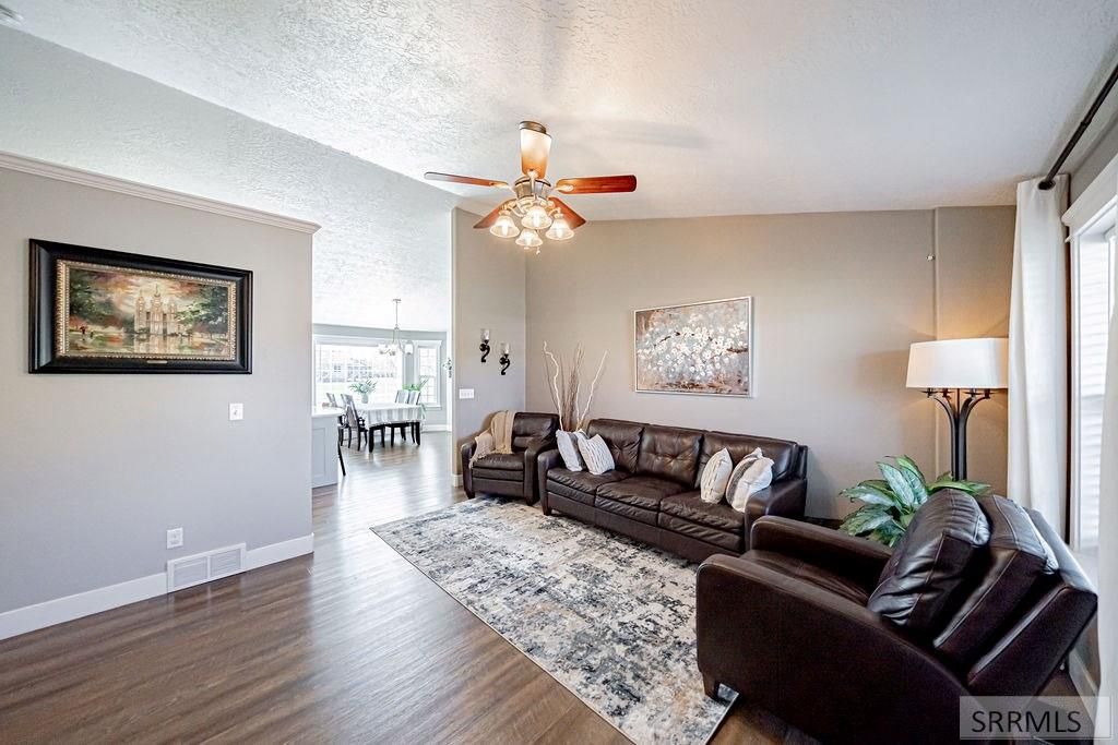 Image 8 of property listing at 4547 Timberline Road, Rexburg, ID 83440