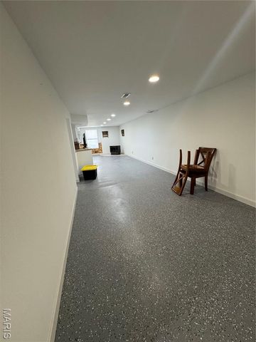 8 Hickory Knoll Crt, Union, MO 63084