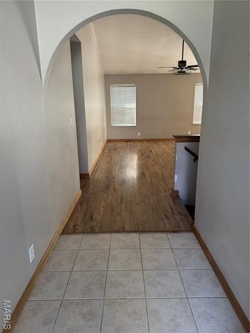 8 Hickory Knoll Crt, Union, MO 63084