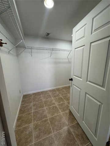 8 Hickory Knoll Crt, Union, MO 63084