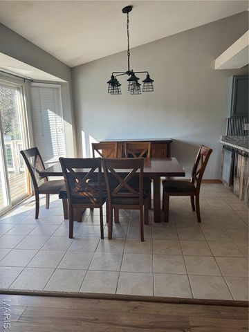 8 Hickory Knoll Crt, Union, MO 63084