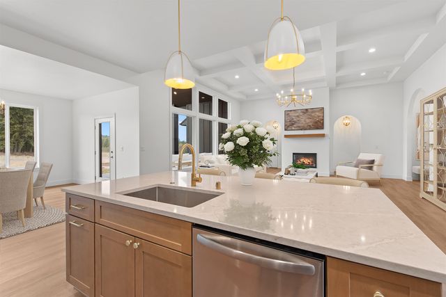 32609 N Elk Chattaroy Rd, Chattaroy, WA 99003