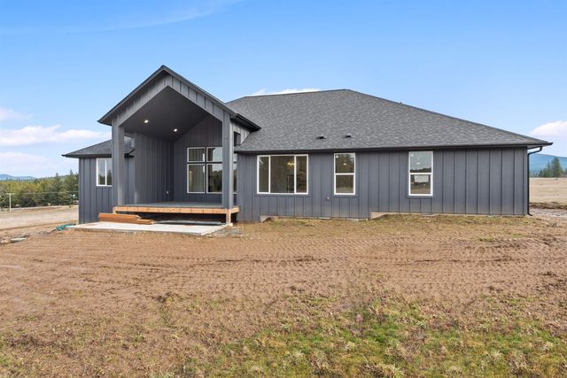 32609 N Elk Chattaroy Rd, Chattaroy, WA 99003