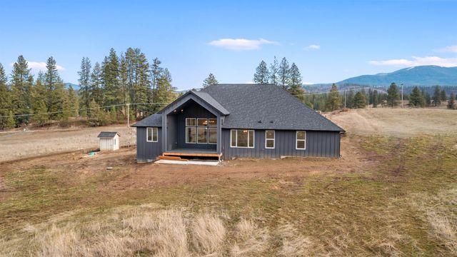 32609 N Elk Chattaroy Rd, Chattaroy, WA 99003
