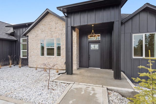 32609 N Elk Chattaroy Rd, Chattaroy, WA 99003