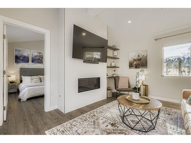 3054 Newport St, Denver, CO 80207