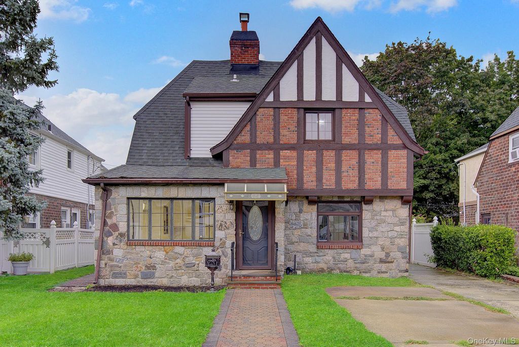 54 Surrey Lane, Hempstead, NY 11550 — exterior