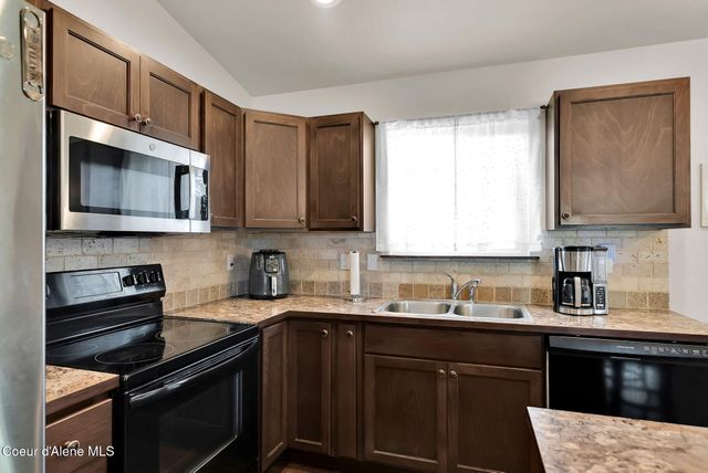 5802 W Joss LN, Spirit Lake, ID 83869