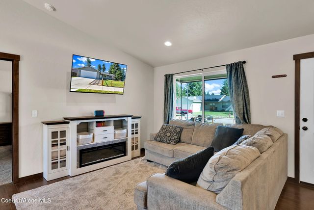 5802 W Joss LN, Spirit Lake, ID 83869
