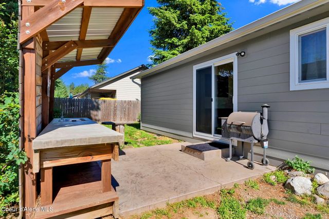 5802 W Joss LN, Spirit Lake, ID 83869