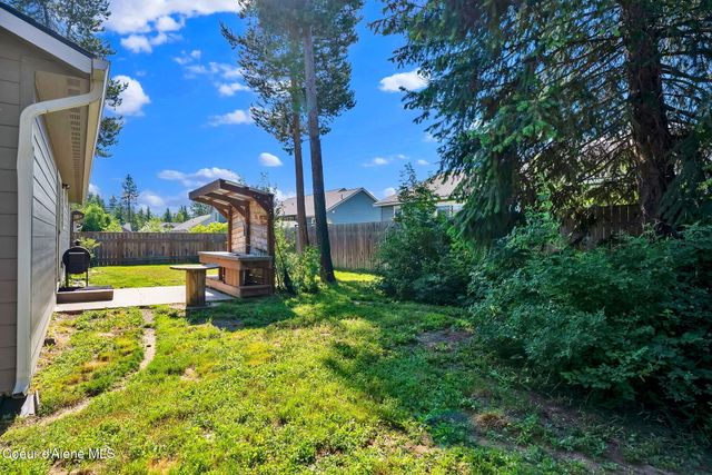 5802 W Joss LN, Spirit Lake, ID 83869