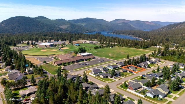 5802 W Joss LN, Spirit Lake, ID 83869