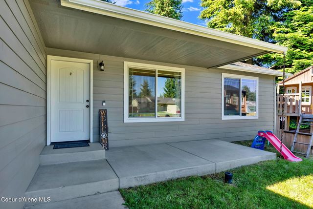 5802 W Joss LN, Spirit Lake, ID 83869