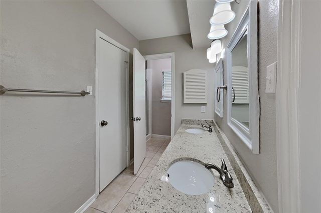 1954 Round Spring Drive, Humble, TX 77339