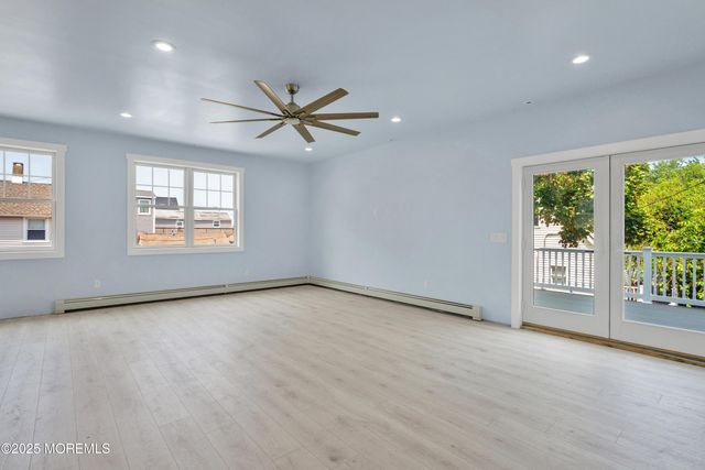 10 5th Street, Highlands, NJ 07732