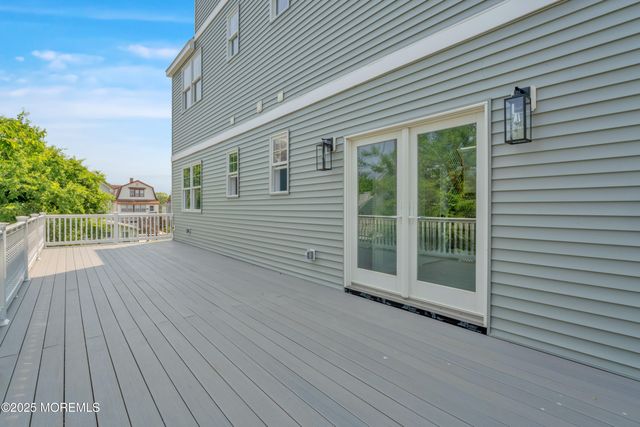 10 5th Street, Highlands, NJ 07732