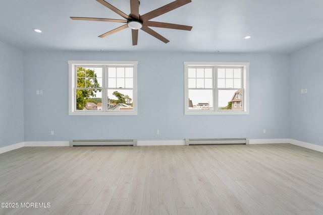 10 5th Street, Highlands, NJ 07732