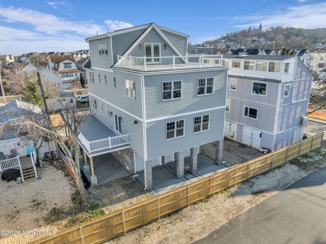 10 5th Street, Highlands, NJ 07732