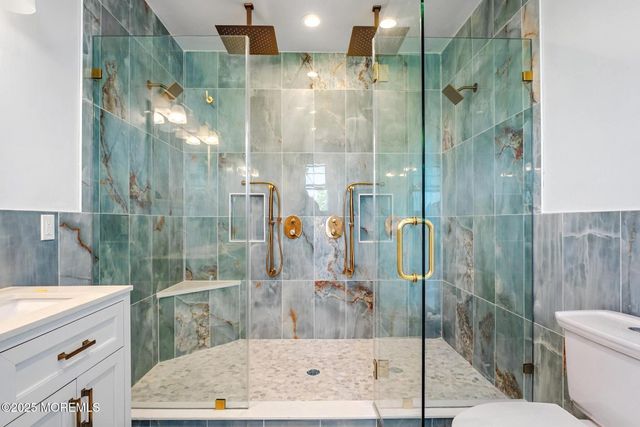 10 5th Street, Highlands, NJ 07732