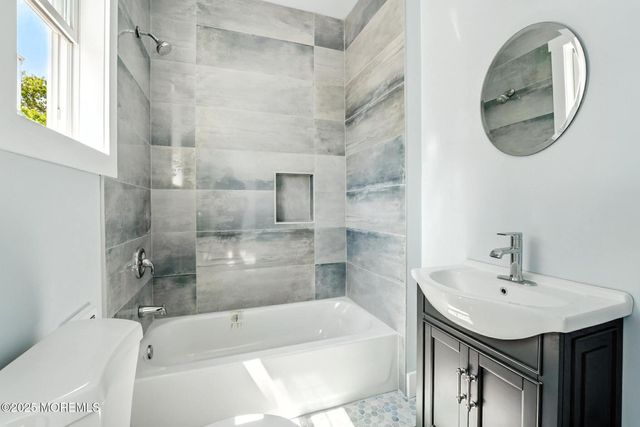 10 5th Street, Highlands, NJ 07732