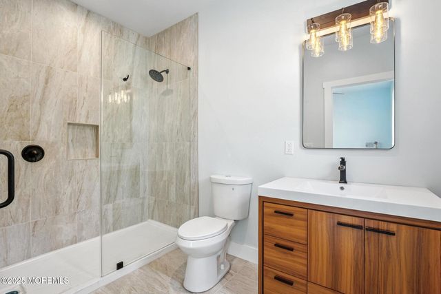 10 5th Street, Highlands, NJ 07732