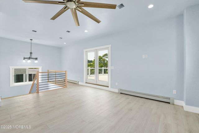 10 5th Street, Highlands, NJ 07732