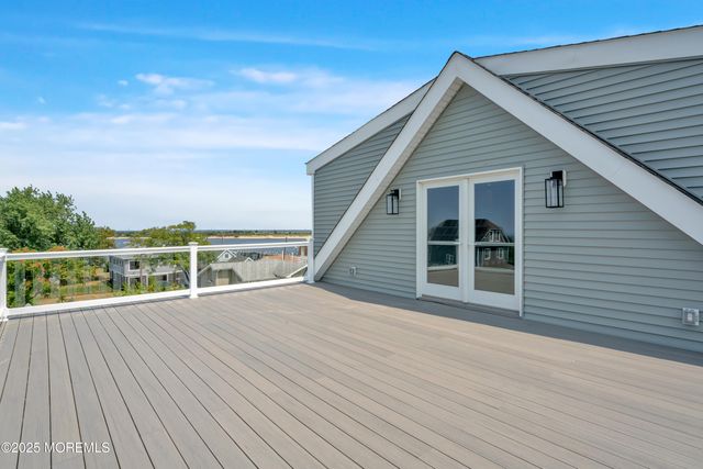 10 5th Street, Highlands, NJ 07732