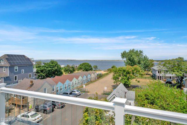 10 5th Street, Highlands, NJ 07732